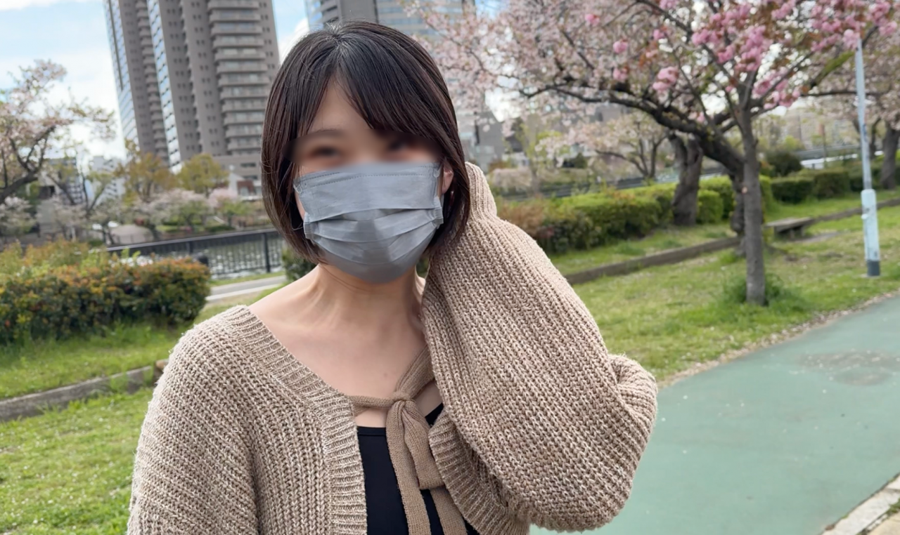 【大人気シリーズ第2弾】マジ素人と昼間の公園で露出プレイ&速攻ホテルインで9連続マジイキしてもやめないプレイ gallery photo 1