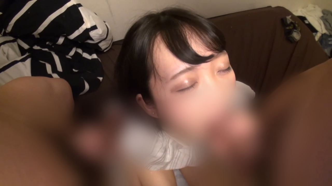 【個撮・素人】スレンダーボディの清楚系美女をナンパ！酔った勢いでオチンポ見せると、濃厚お掃除フェラでご奉仕してくれました。 gallery photo 3
