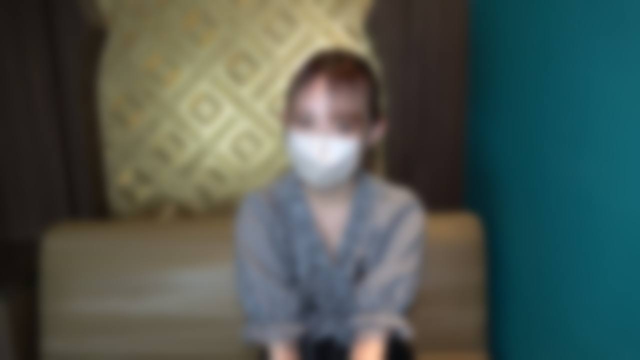 【個撮】20歳大**。日焼け跡が初々しい美**に容赦なく生ハメ gallery photo 1