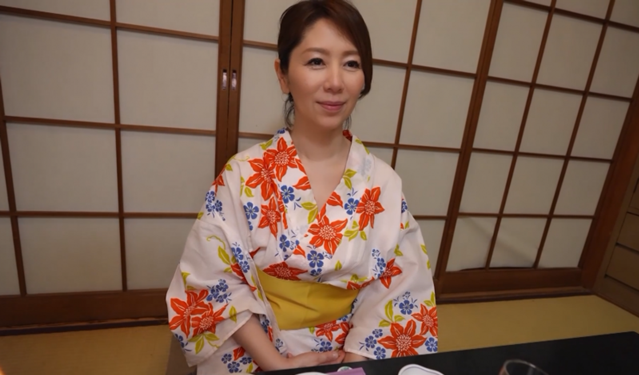 ※無♀美人妻※上品で清楚な人妻が不倫旅行で中出し不貞の旅路を急ぐ…2/6 gallery photo 1