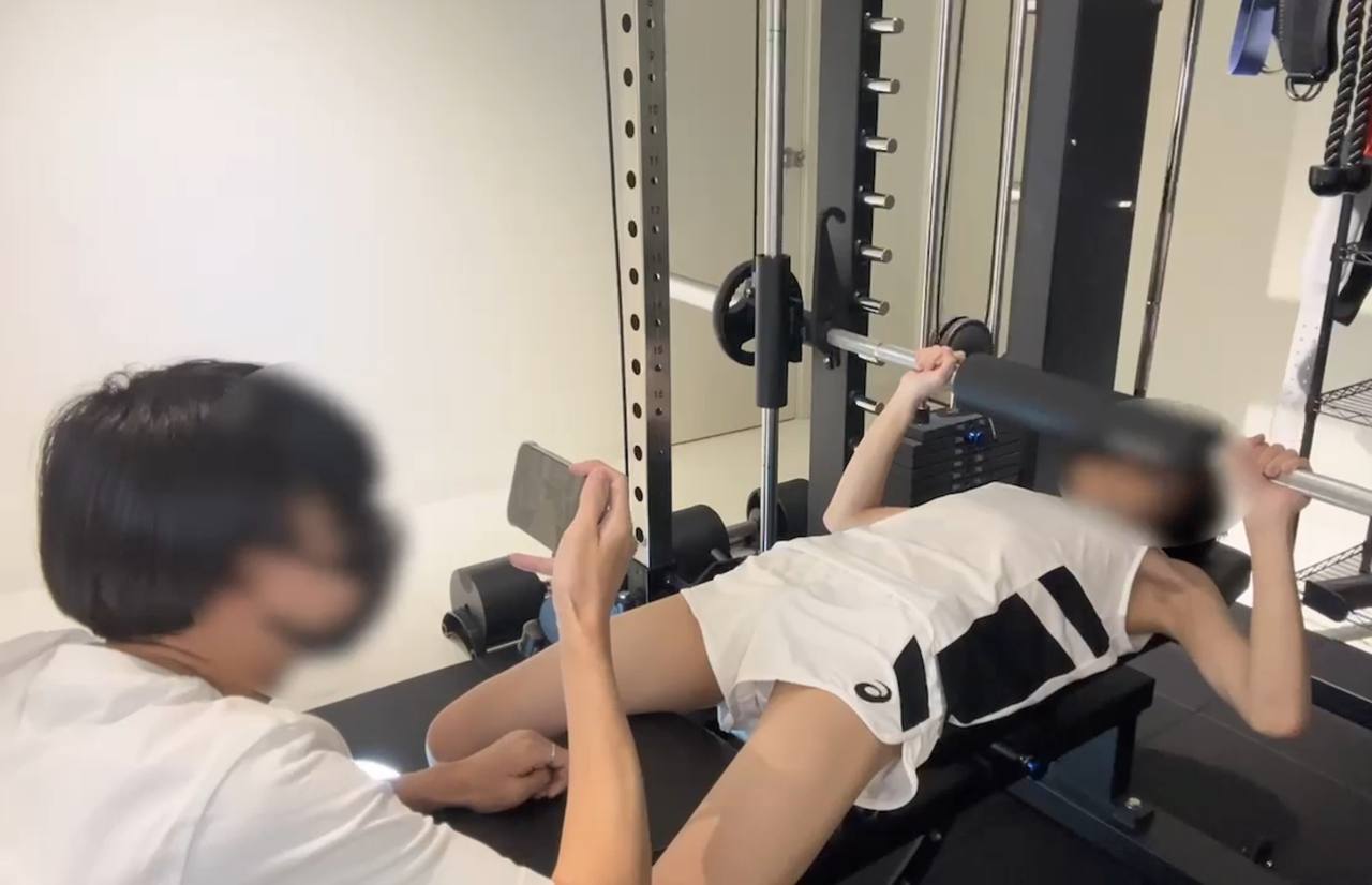 筋トレしながら？！19歳変態ボディに中出しSEX gallery photo 6