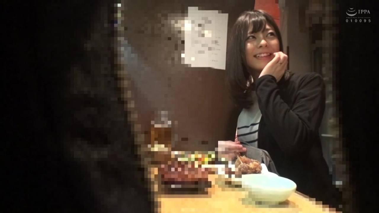 相席ナンパで美人妻GET！席に座ったときからヤル気満々だったのかオチ☆ポをしゃぶっただけでジュン！そのまま絶頂しまくってます☆⑧ gallery photo 4
