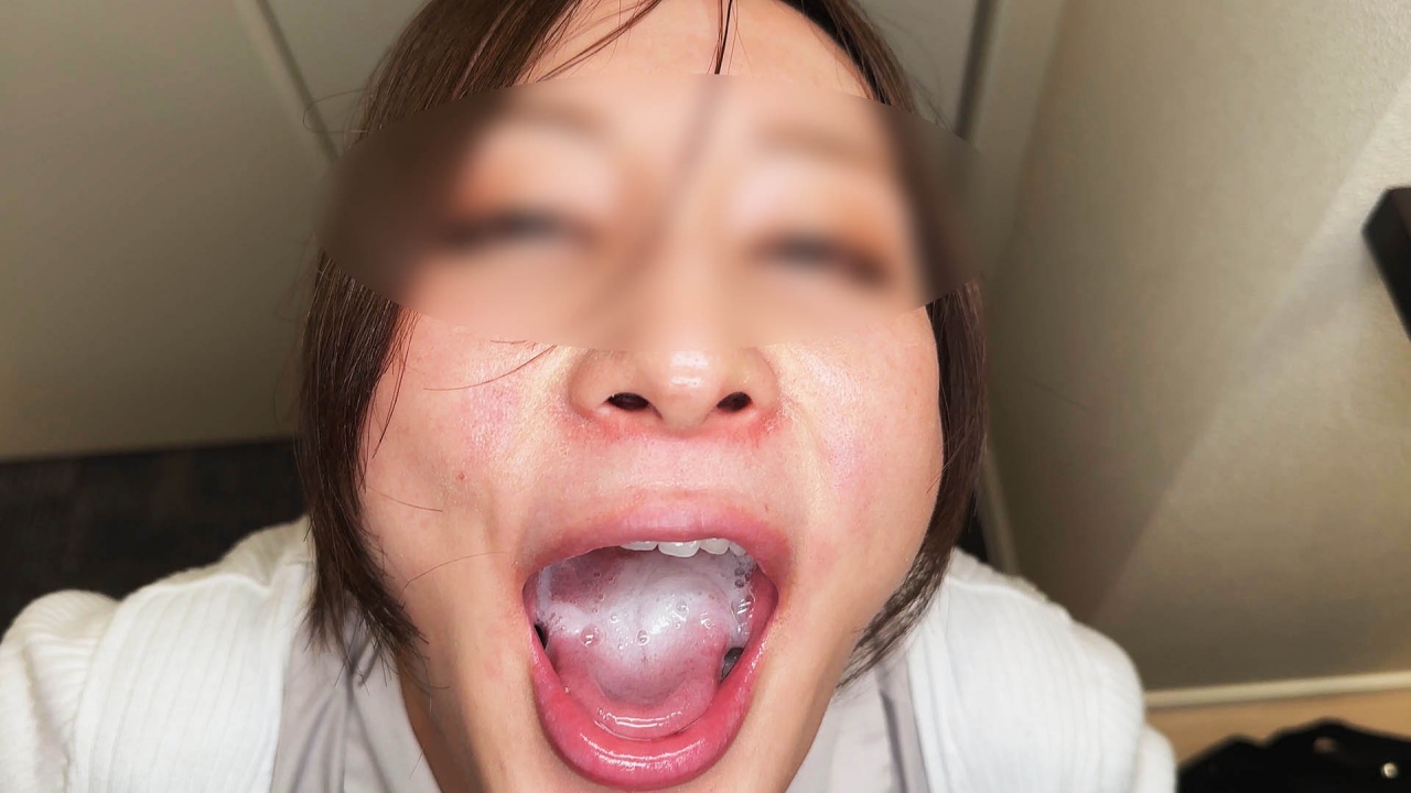 【ザーメン精飲】オナホ超えの口マンコテク！チンポにがっつき超高速フェラチオで金玉からザーメンを搾り取る淫乱お*さん　※デリヘル個撮 gallery photo 5