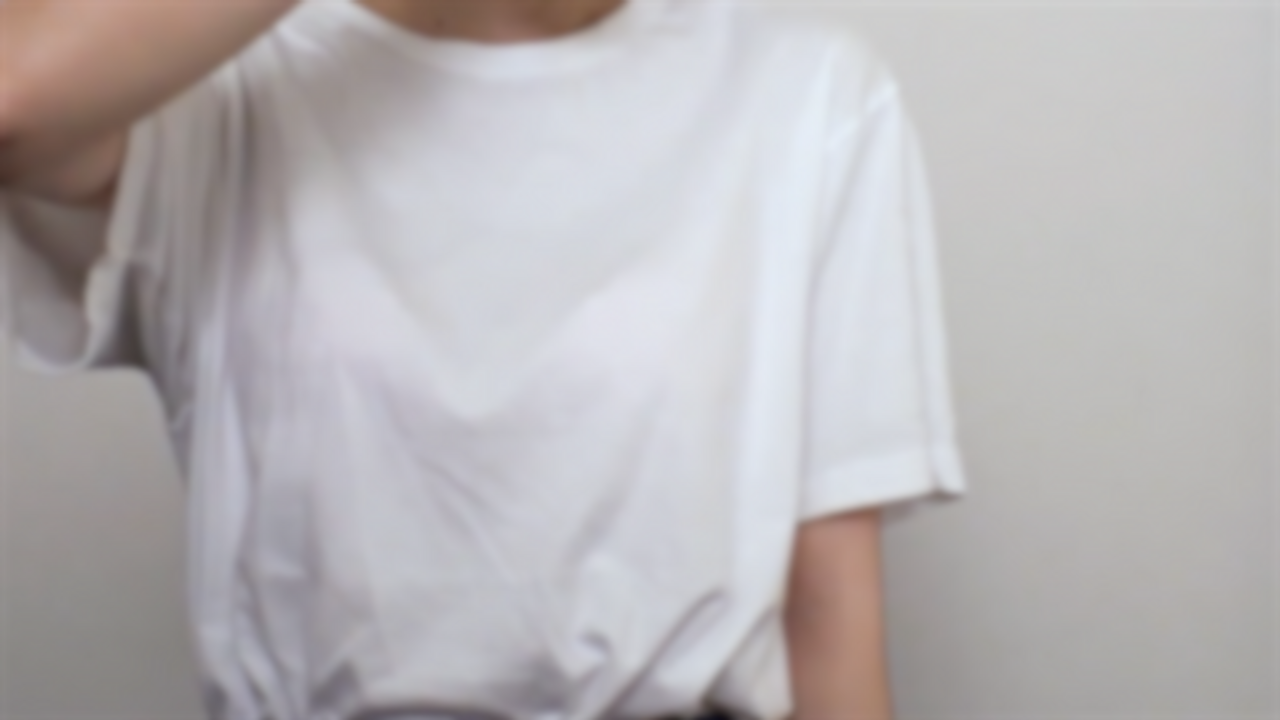 【衝撃顔出し】バーチャルアイドル 中の人。細身巨乳の剛毛膣に連続中出し. gallery photo 3