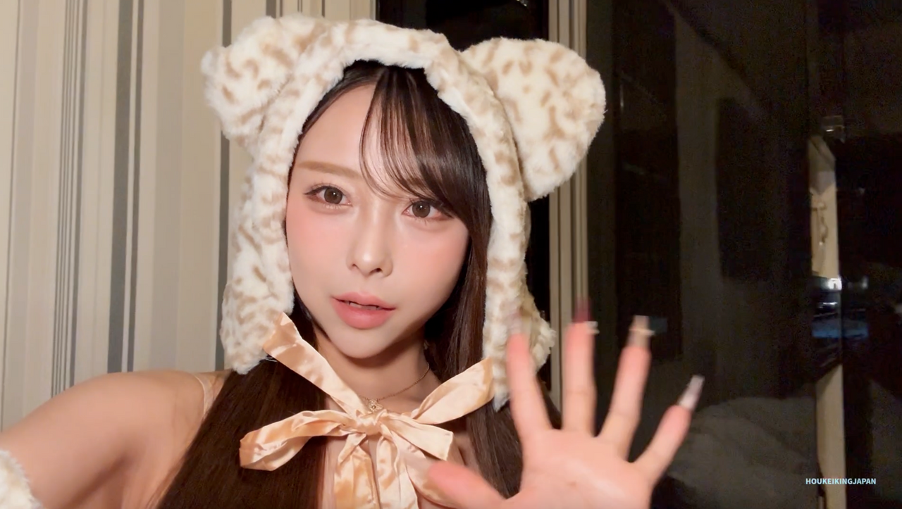 ドアップの臨場感！爆乳インフルエンサーのりおちゃんが激かわ自撮りで包茎おちんちんをぺろぺろしちゃう gallery photo 5