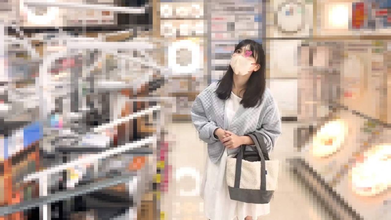 美人妻ルックス女性が店内で衝撃の全裸ワンピ！ノーブラノーパンで出歩く変態さんを逆さ撮り【街撮り/素人】 gallery photo 5