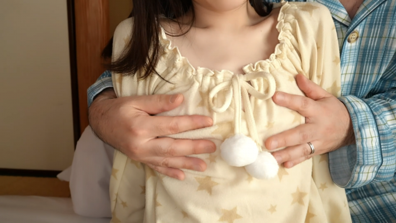 【痴女S女敏感騎乗位濃厚ﾌｪﾗ】色白でやわ肌な貧乳ﾂﾙﾍﾟﾀちゃんの細くしなやかな透明感のある身体に誘惑され､私のアソコが骨抜きにされました…【本番あり】 gallery photo 1