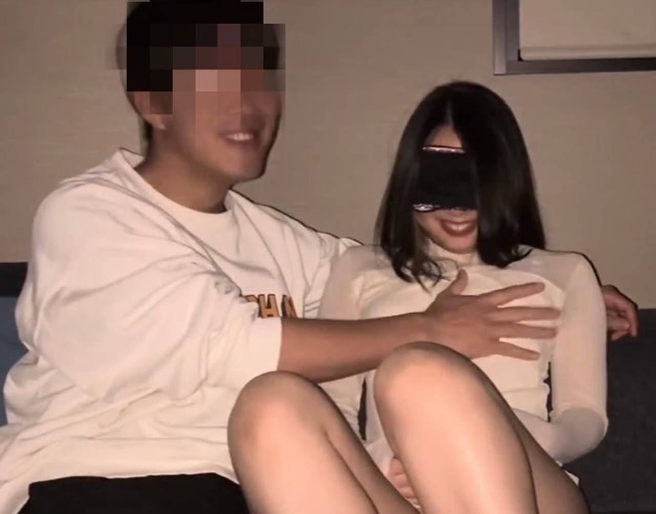 ★特典あり★　激かわ女友達に目隠しさせて、顔も知らない男性と濃厚プレイ gallery photo 2
