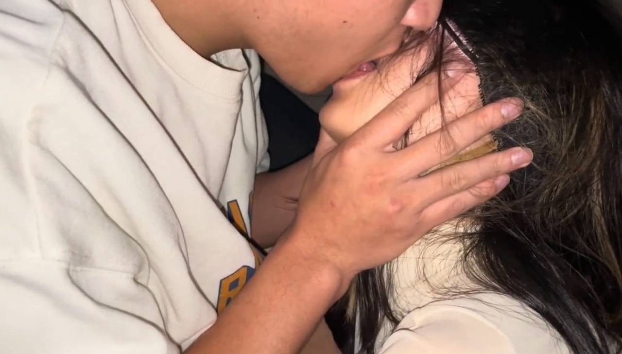 ★特典あり★　激かわ女友達に目隠しさせて、顔も知らない男性と濃厚プレイ gallery photo 3