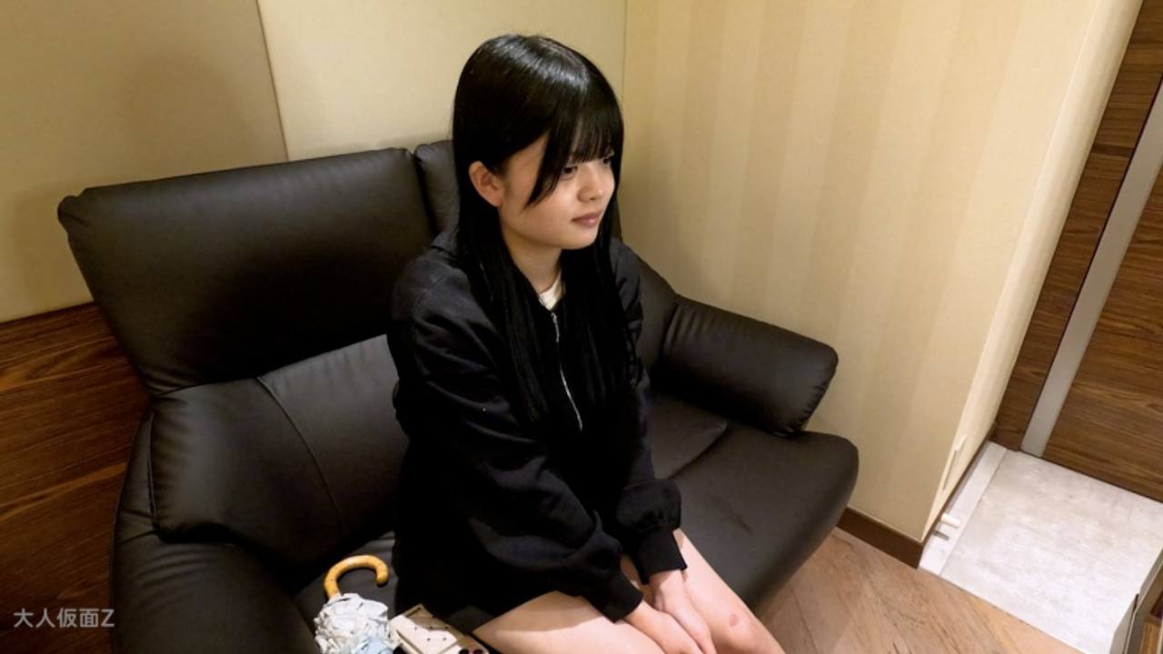 【素人初撮り】まなみ(18)158cm45kgCカップのスレンダーちっぱいの別画角動画となります。当初NGといわれていたことも、ぐいぐい攻め込んで、中出し、膣内撮影、イラマ、おもちゃ責め、アナル貫通A gallery photo 6