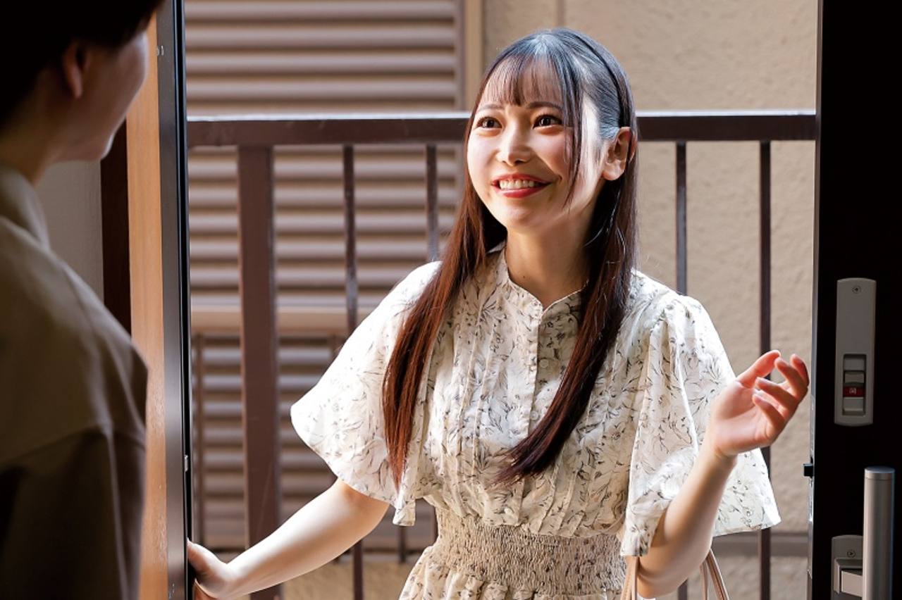 デリ嬢は本番厳禁！だからお気に入りの客がいれば誘惑して業務時間外にセックスして楽しむの 道久てん gallery photo 1
