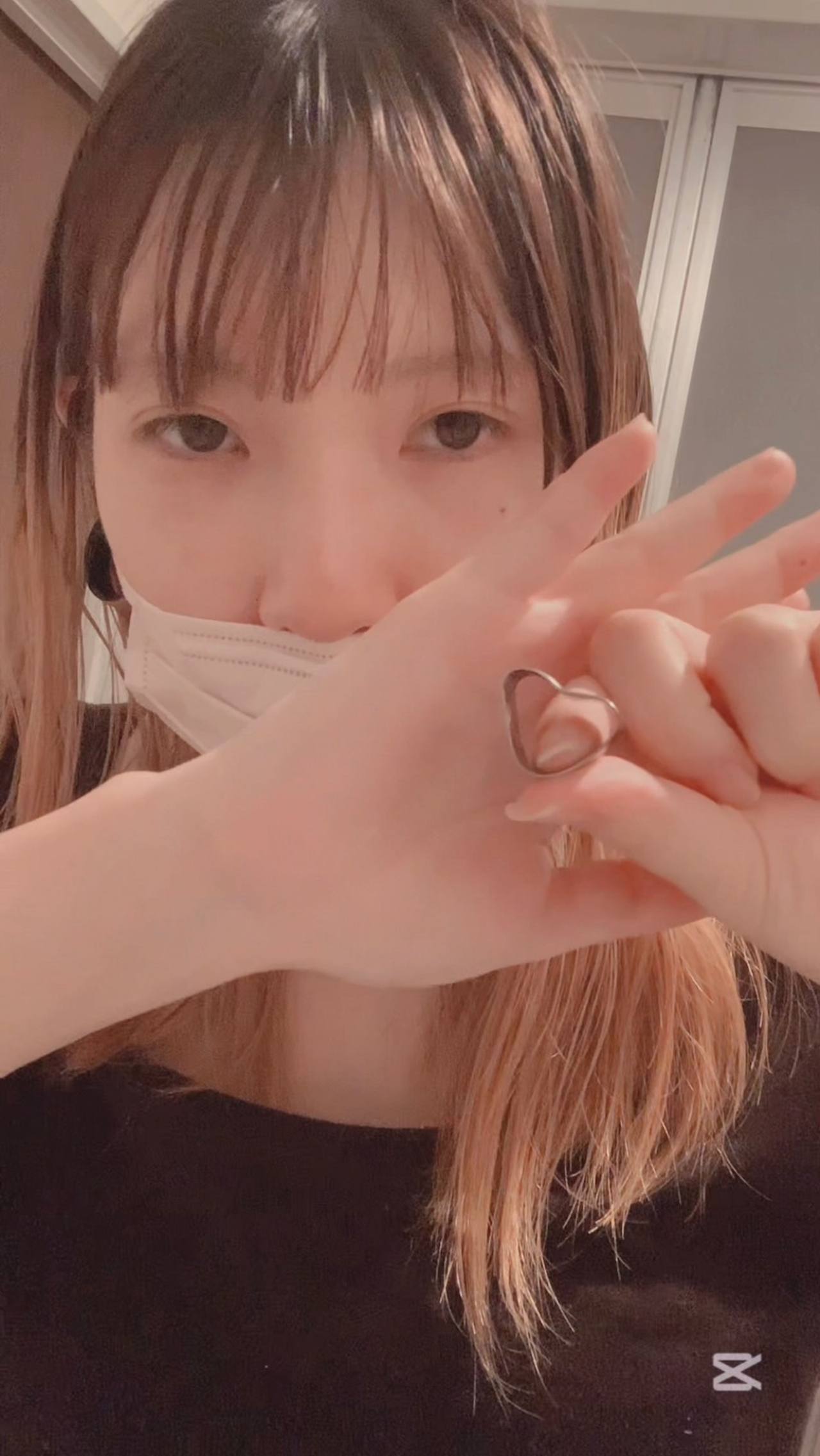 鉄の鼻輪で鼻の形を変形！どれが好き？（ショート動画） gallery photo 1