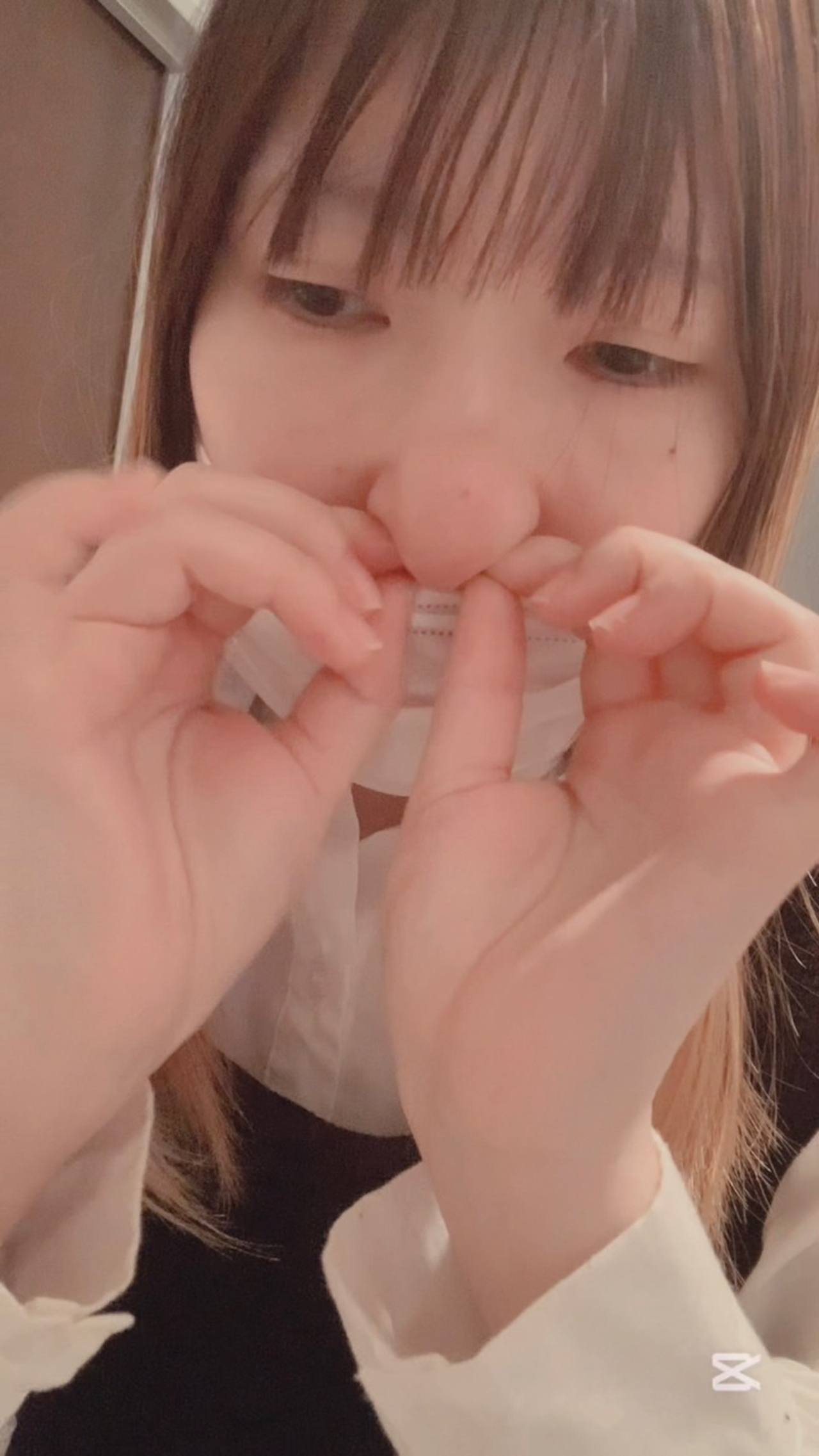 無理やり入れられた鼻輪たち、痛すぎて苦戦しながら救出（ショート動画） gallery photo 2