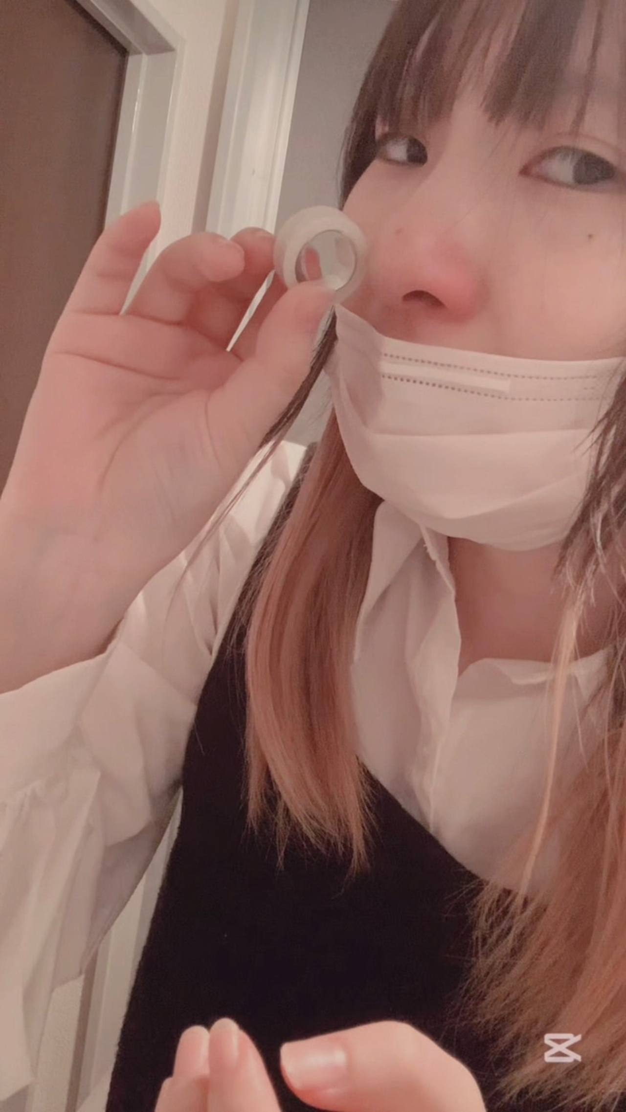 無理やり入れられた鼻輪たち、痛すぎて苦戦しながら救出（ショート動画） gallery photo 6