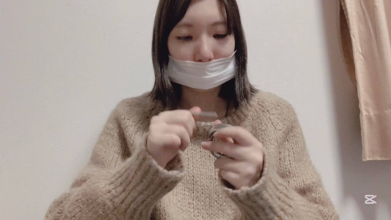鼻の穴ぴちぴち！？巨大鼻輪の装着動画♡ gallery photo 1