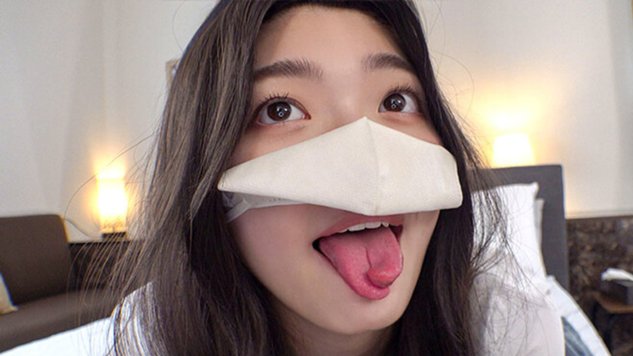【これぞ超えろマンコ！】20才 スプリットタン**大生がエロすぎる！生ハメ中出し膣奥ドカ射精で痙攣バグ逝きアクメ。まん奥でイキまくる最高美女、発掘しました！ gallery photo 1