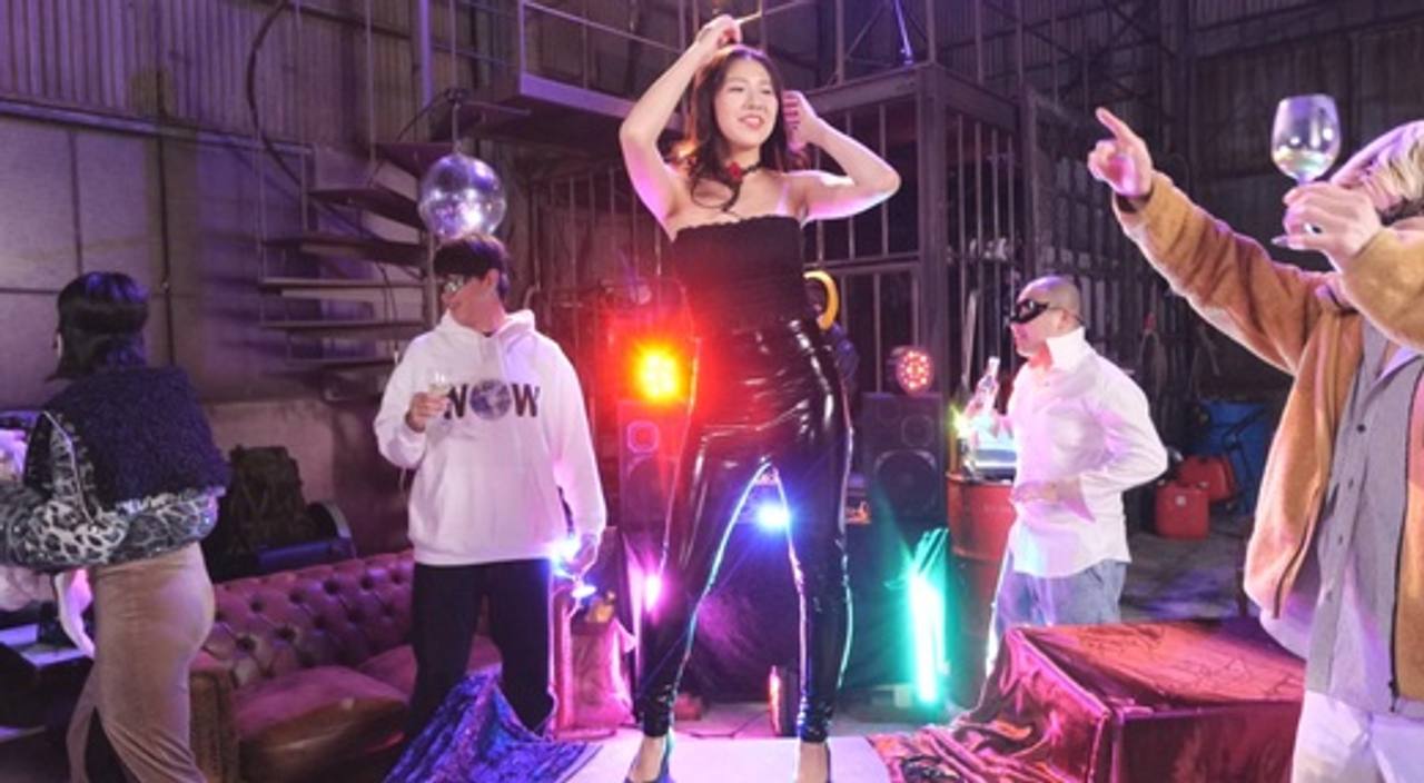 【ダンス】廃工場にて秘密のダンスパーティ gallery photo 4