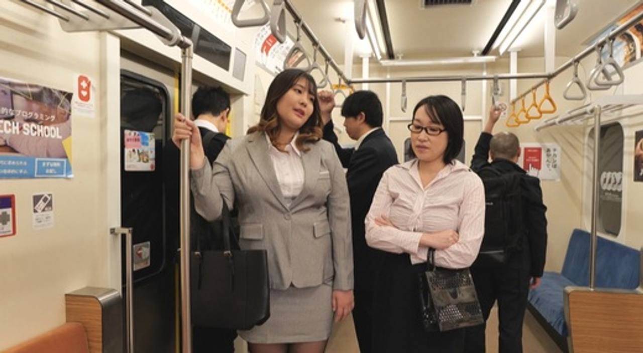 【電車】壮絶な通勤記録‼ぽっちゃりOLの惨劇 gallery photo 2