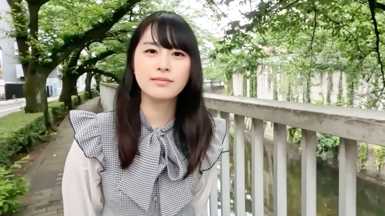 １９才の超美形！！『顔出し』自分の価値に気づいていない、、。レベルは、最高級『超絶美形』『美乳』完全初撮影、抜群のスタイルと、超美人な１９才！！美乳はプルプル！！個撮４９５人目 gallery photo 2