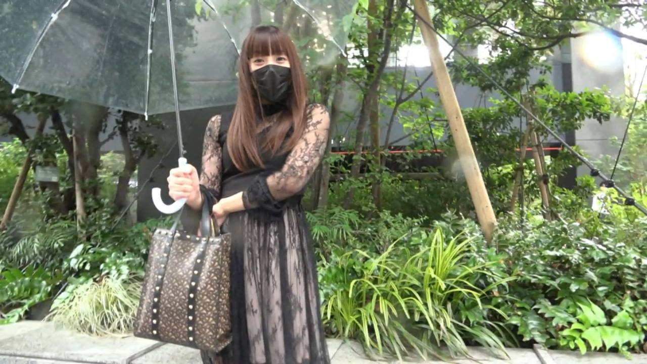 【初撮影/本編顔出し】門外不出の衝撃作。都内アパレル勤務22歳と。華奢な身体に精液を注ぎ込む映像を期間限定公開。 gallery photo 1