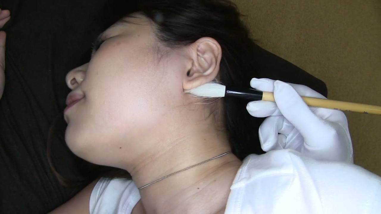 くすぐりの刑 ひたすら筆で責めまくる 鬼畜ドSの所業 gallery photo 2