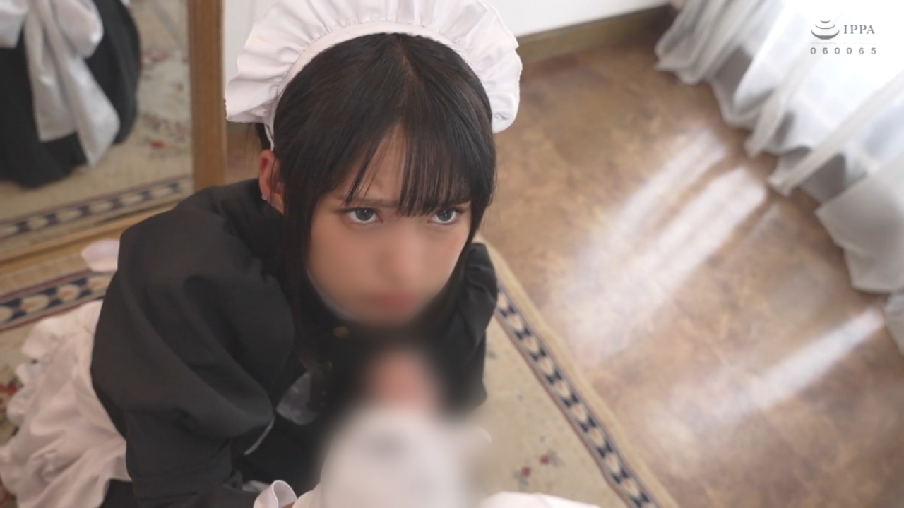 【ハメ撮り】貧乳・パイパンのツンデレメイドちゃんをハメ撮り。 不貞腐れたような態度をとりながらも、バックからのガン突きセックスでイキ狂い。 gallery photo 2