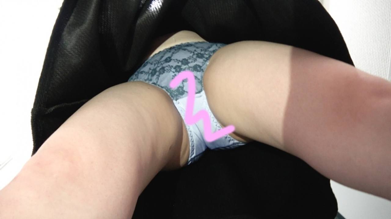 お触り交渉で色白美乳を揉みしだく/脱ぎたてムレムレパンツに大興奮♡【使用済下着掲示板】 gallery photo 5