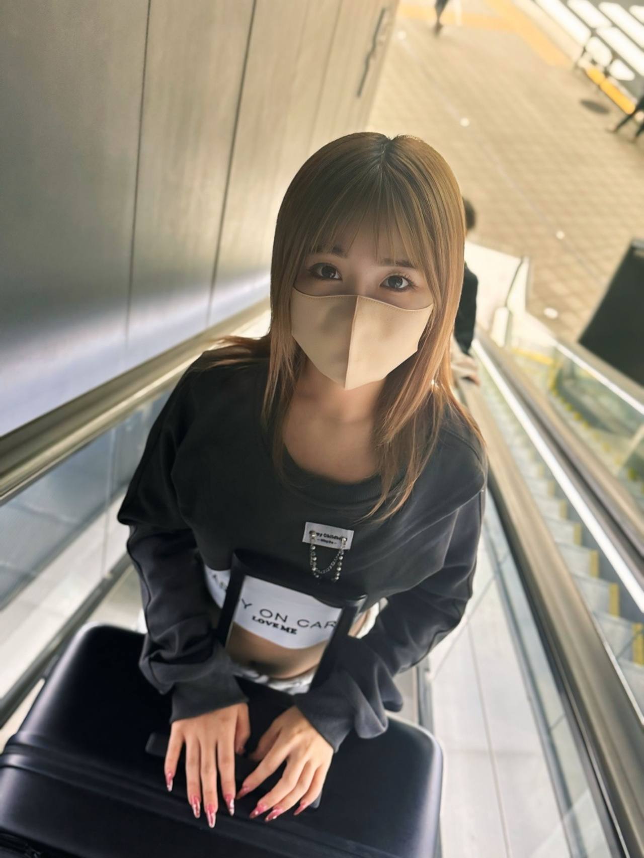 【ダンス界からデビュー】LAから帰国したばかりのGカップの爆乳ダンサーに中出し gallery photo 2