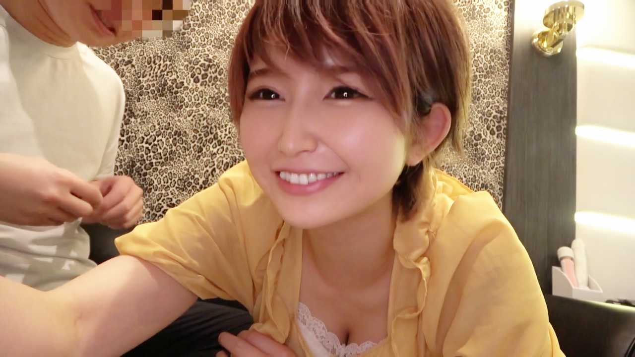 【在庫限り】SNS総フォロワー万人越え19歳有名インフルエンサーまさかのFC2デビュー。危険日なのに生ハメ大量発射で昇天。※高画質ノーカット版特典あり gallery photo 1