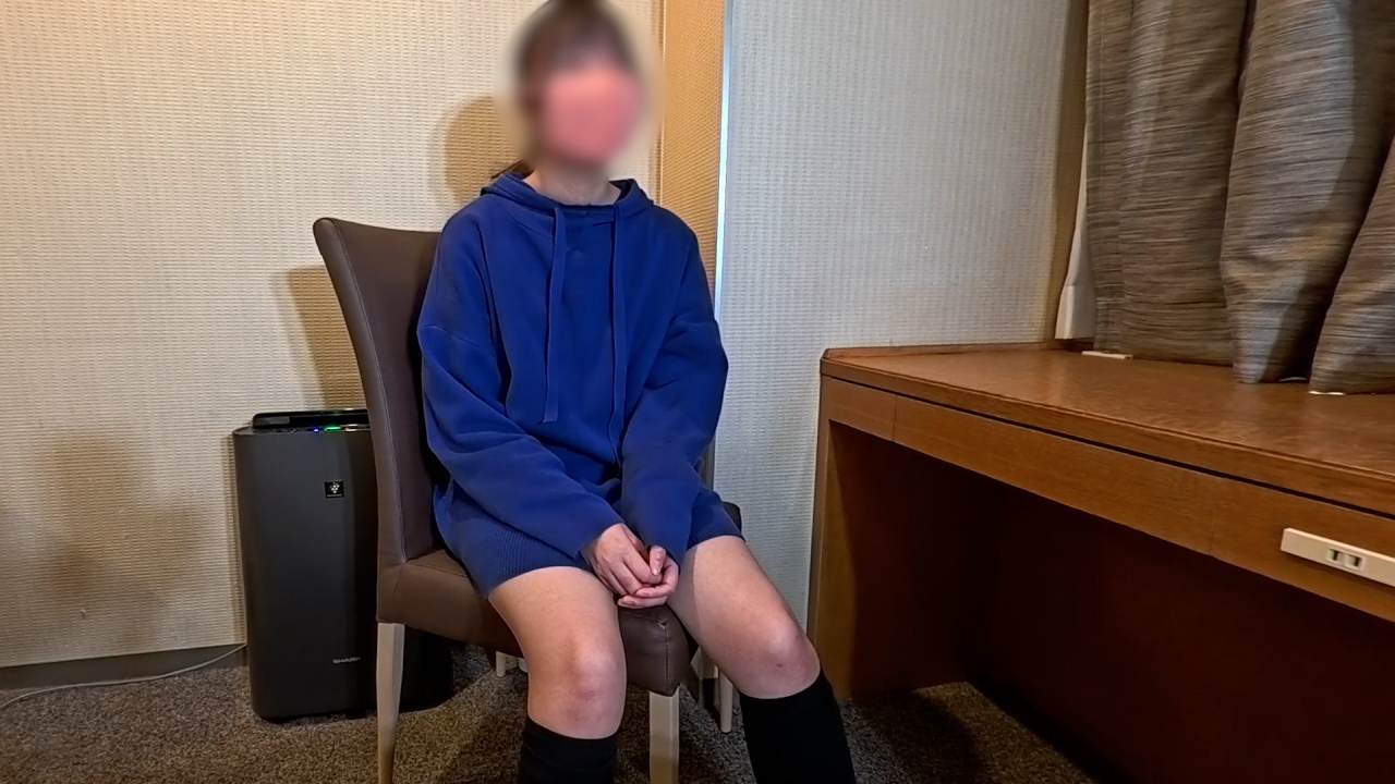 【メンズエステ裏講習】【客観映像】彼氏がいるのにチンコが好きすぎるｗフェラするほどマンコが濡れる淫乱美女にいっぱいザーメン出してあげましたｗｗｗ【ゆか（19歳）9回目】 gallery photo 1
