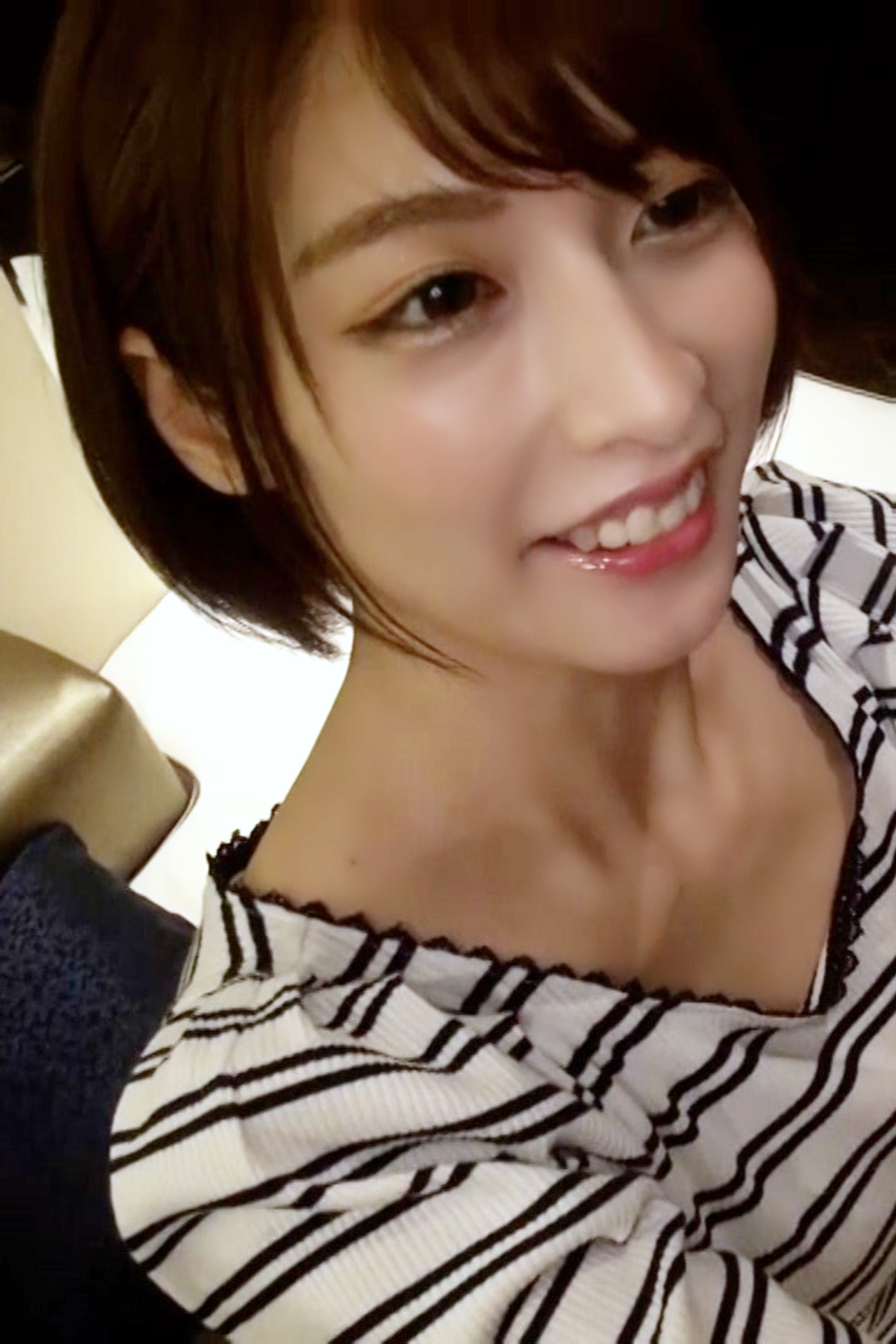 【素人】コンサル職.営業成績No.1の168cm長身クール系美女(27)。端正な顔とは裏腹にアへ顔＆白目を剥きながら、汗まみれ潮吹きまくりの痙攣大絶頂 gallery photo 1