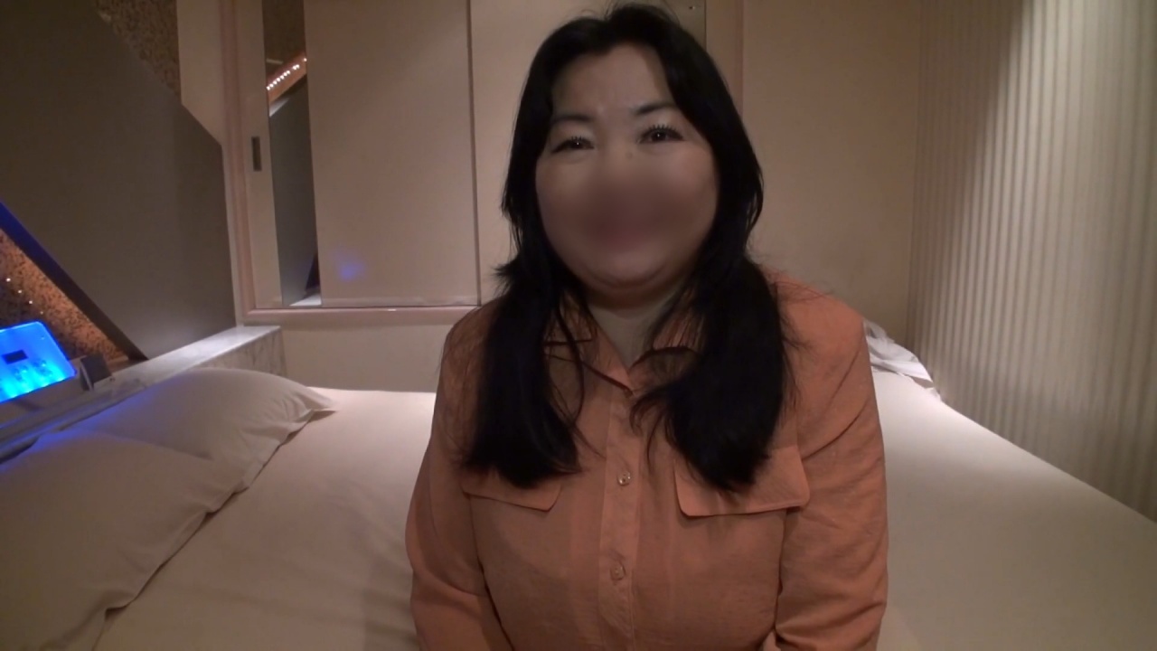 【五十路妻】ぽっちゃりデカ乳ボディの奥さま。激ピストンで本気イキ。 gallery photo 1