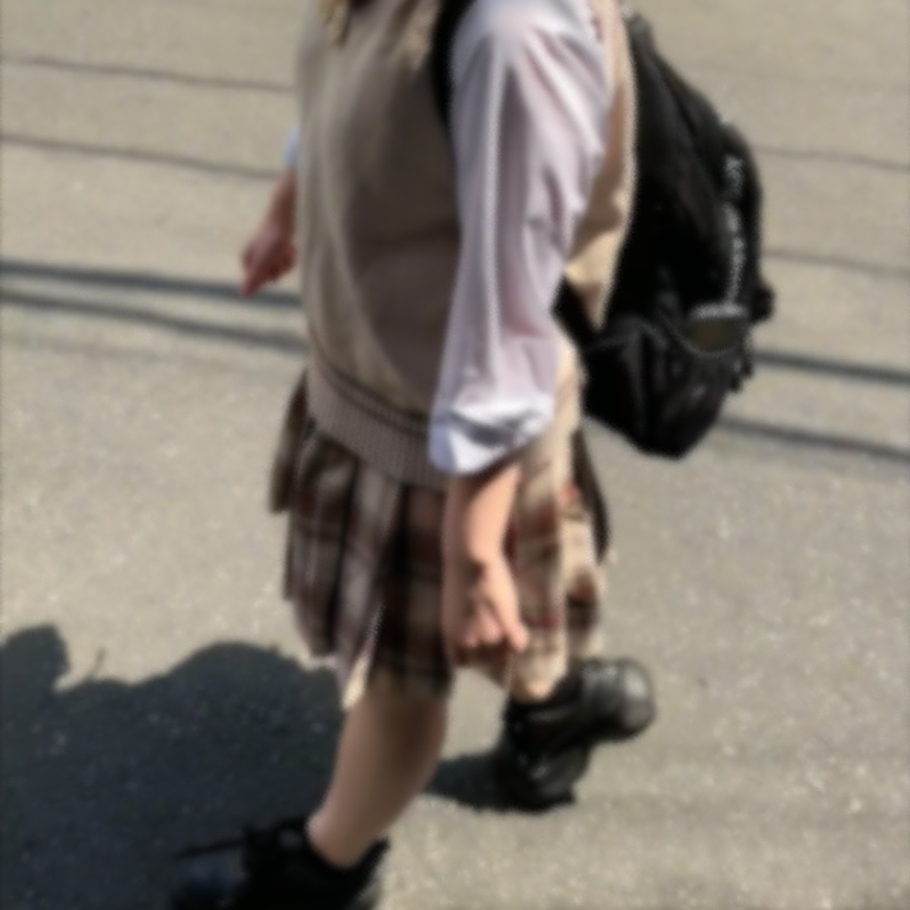 ★緊急先着4K★141㎝18歳声優志望★色白巨尻★自宅にて初中出し独占記録【先着高画質特典付き】 gallery photo 2