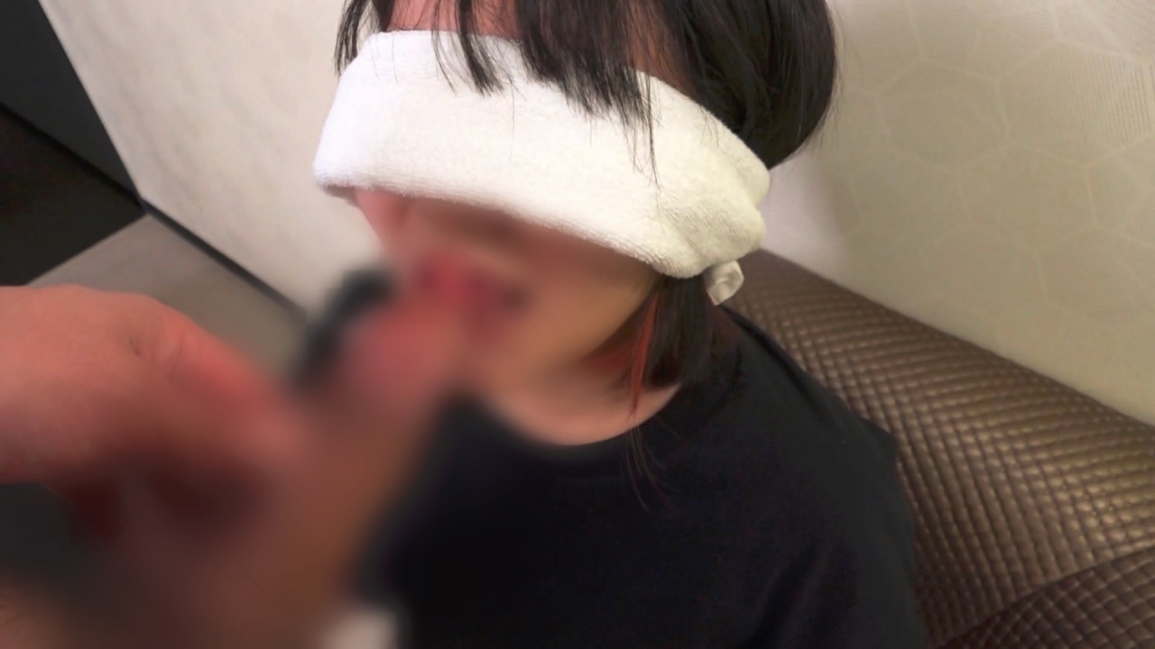 【個人撮影】日替わりでいろんな男とヤリまくるビッチ女との個撮動画です。ヤリマンのフェラテクは半端なかったです… gallery photo 3