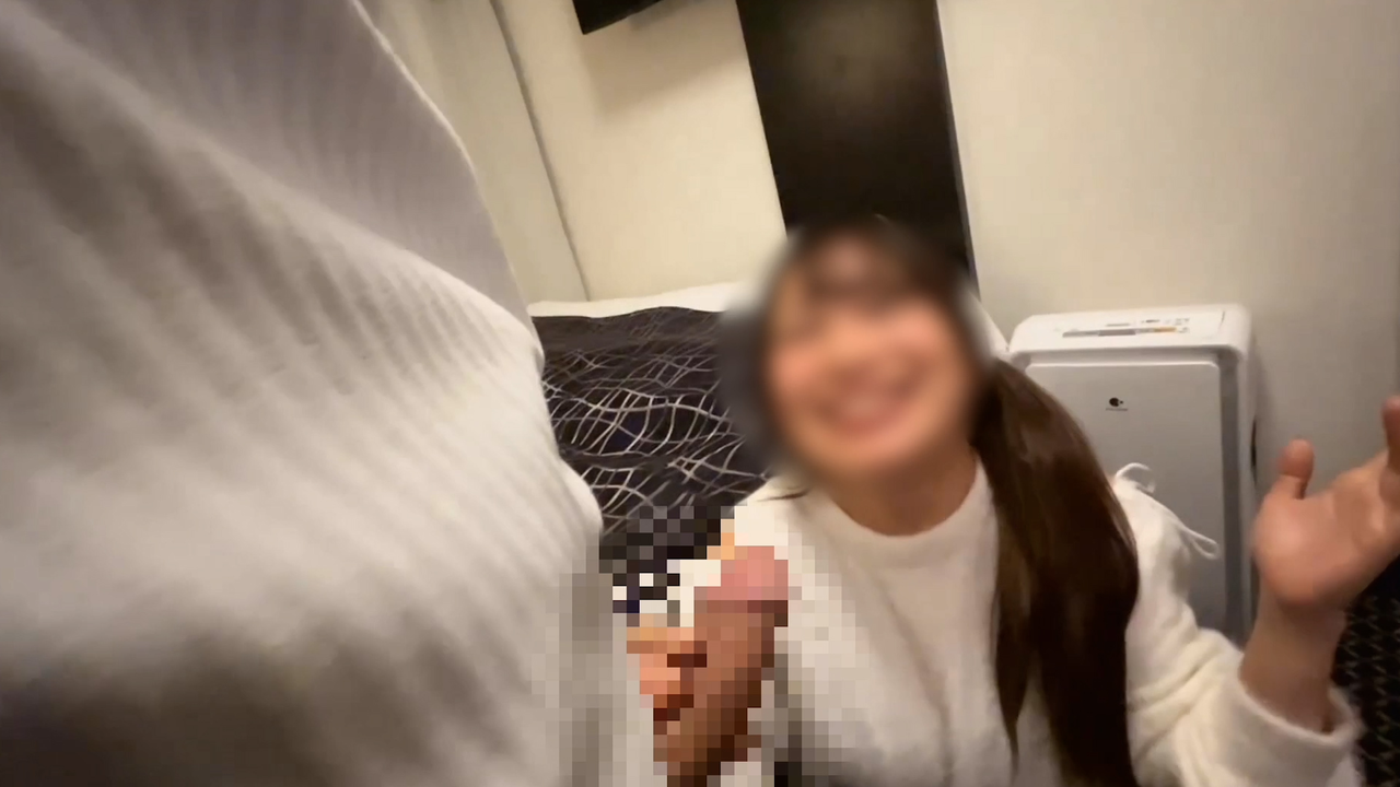 今まで彼氏と手も繋いだことが無い彼女。おじさんのち〇こ咥えておじさんを気持ちよくさせちゃいます。【個人撮影】No.329 gallery photo 3