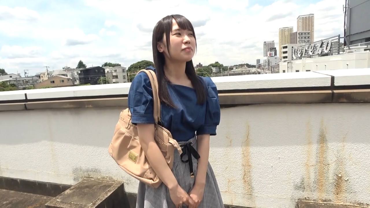 【完全顔出し】博多美女と屋上でイケナイことをした後にホテルで中出しSEX gallery photo 1