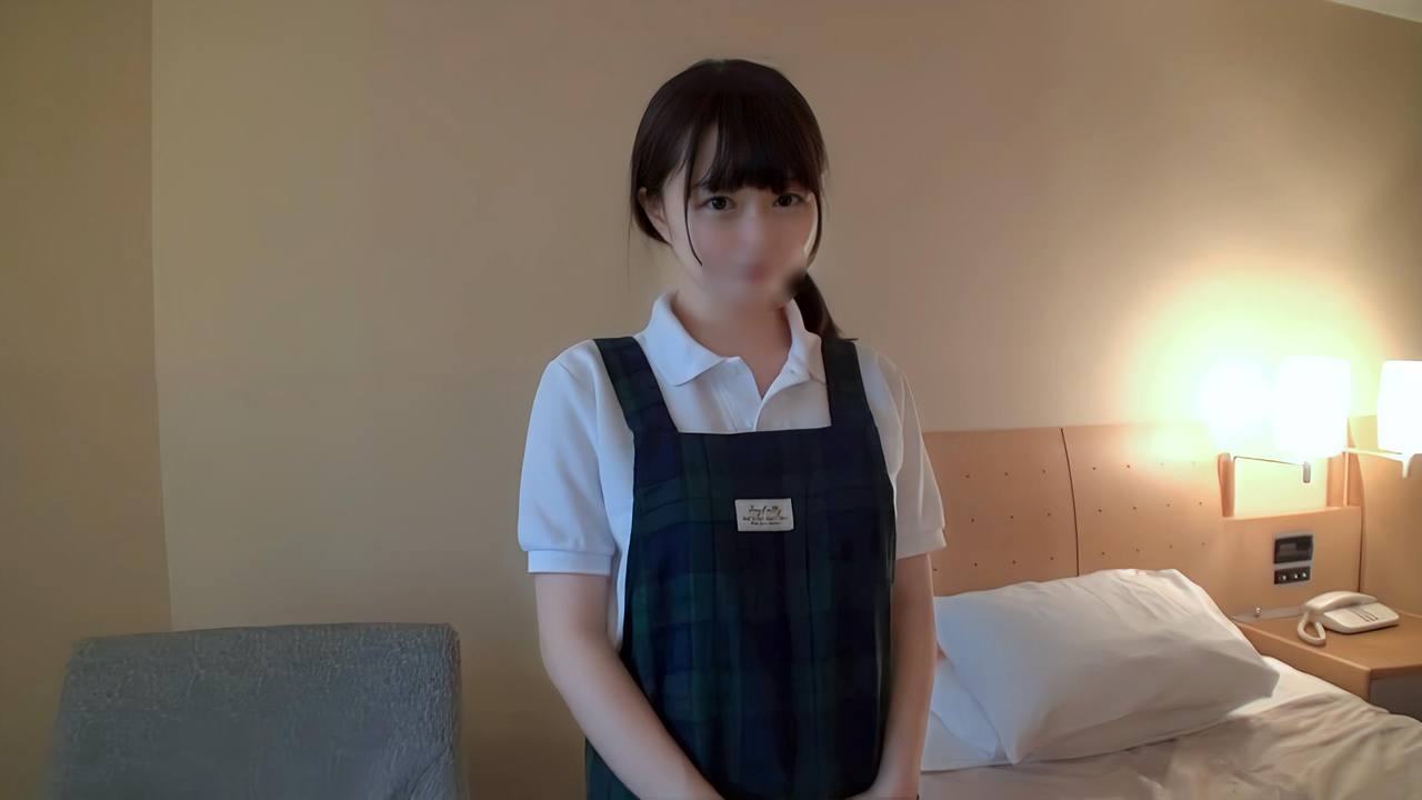【童顔・中出し】カフェでバイトする小柄な18歳。あどけない顔立ちと健康的なボディを大人の太ち〇ぽでハメ尽くす中出し映像※短期間販売 gallery photo 1
