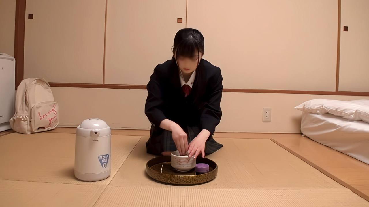 【男性経験ゼロ】神奈川の**学校「茶道部」に所属する3**。雅な雰囲気と透明感のある特上美女をお茶の席でハメ倒す中出し性行為。※在庫限り gallery photo 2