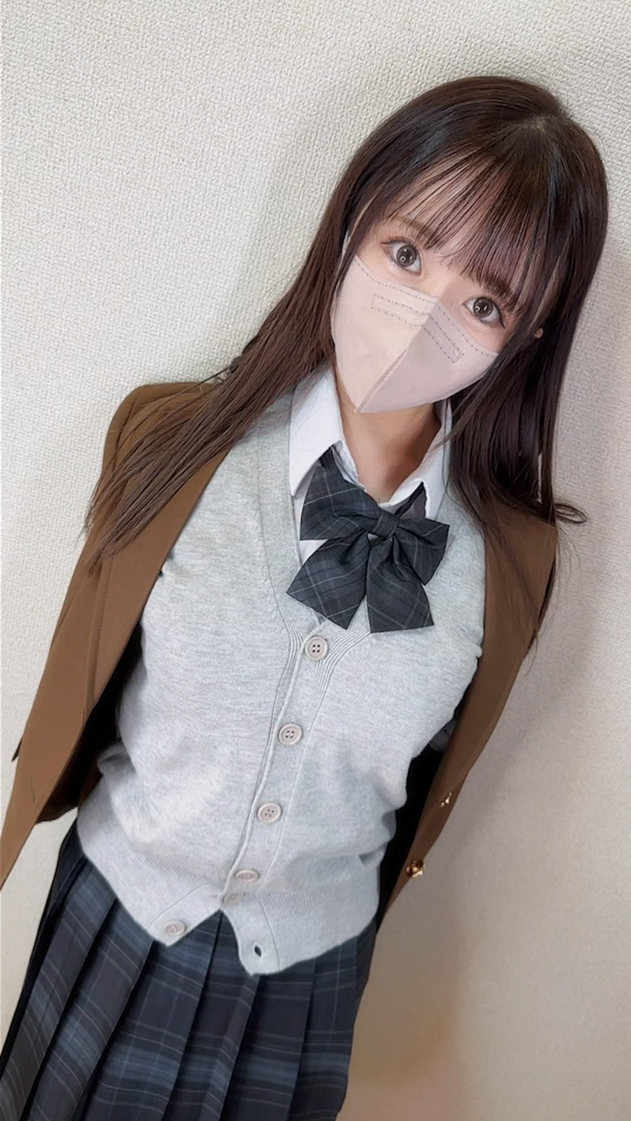 【国民的美女グランプリ入賞】大手芸能事務所属18歳若手美人タレント。透明感抜群のスレンダー体型。永久保存必須級の超絶貴重映像。高画質4K特典付き。※初回のみ先着で特別ver用意してます gallery photo 1