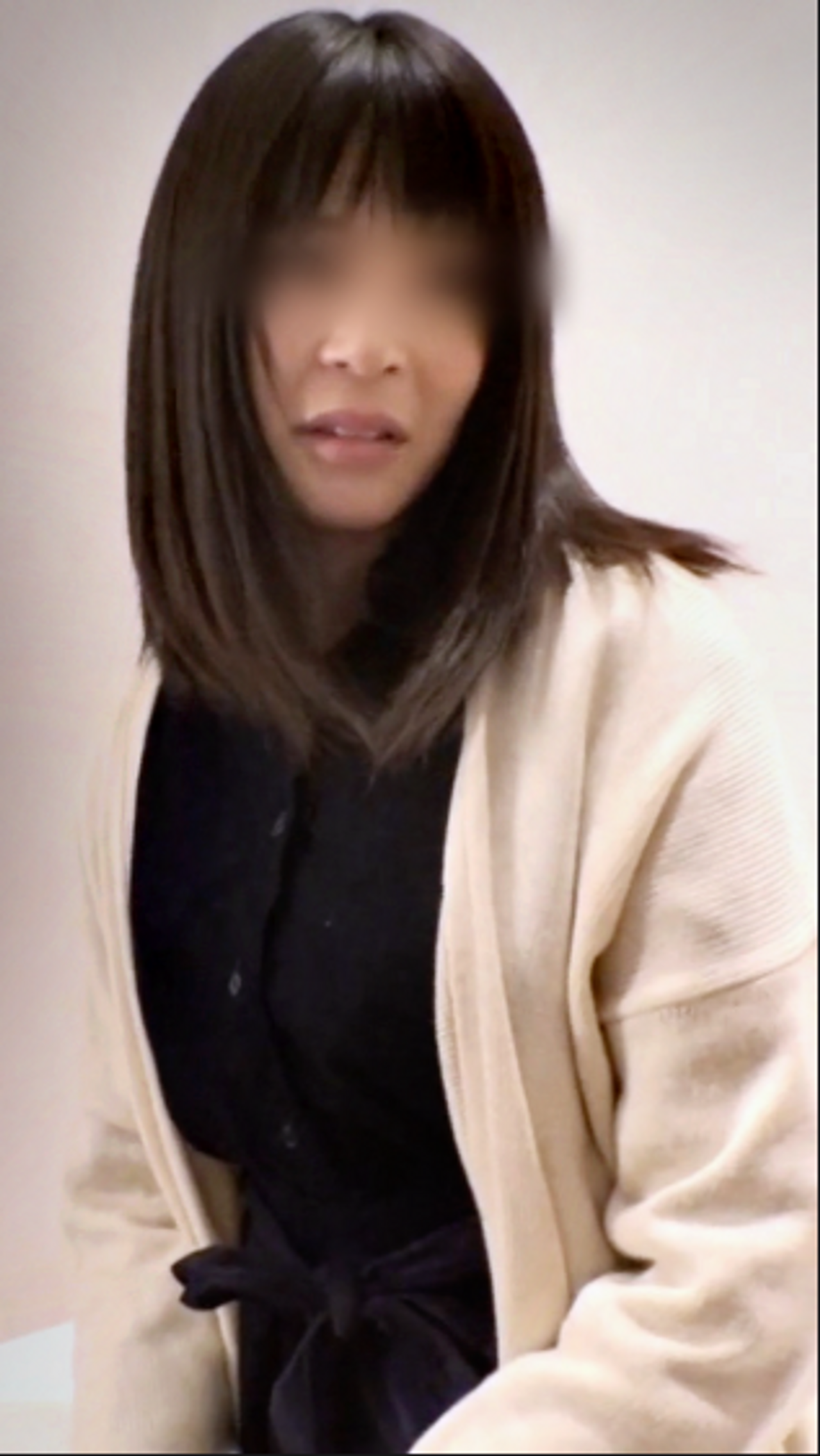 【素人撮影】旦那が事業失敗。金のため泣く泣く中出しハメ撮りされる人妻〈大宮市在住／30歳／看護師〉 gallery photo 4