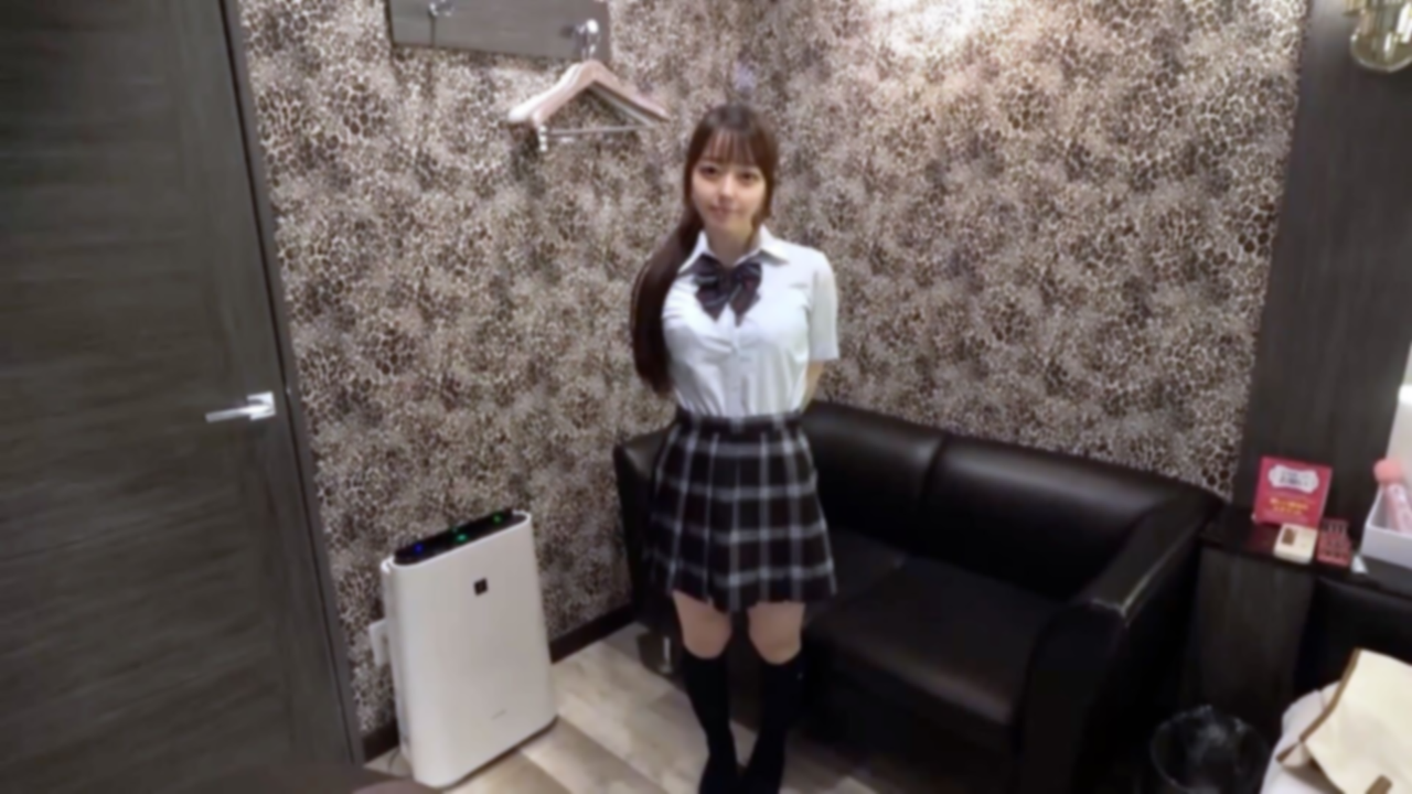 SSS級アイドル顔18歳。スタイル抜群の純白スレンダー巨乳美女。絶対に後悔はさせません。 gallery photo 1