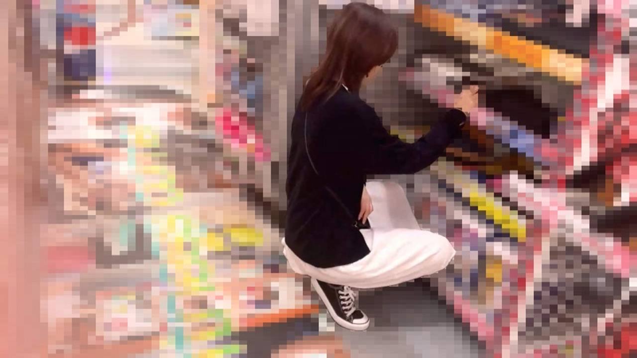 剛毛まんこの美人が全裸にワンピで出歩き巨乳まで逆さ撮り♡衝撃のノーブラノーパン【街撮り/素人】 gallery photo 8