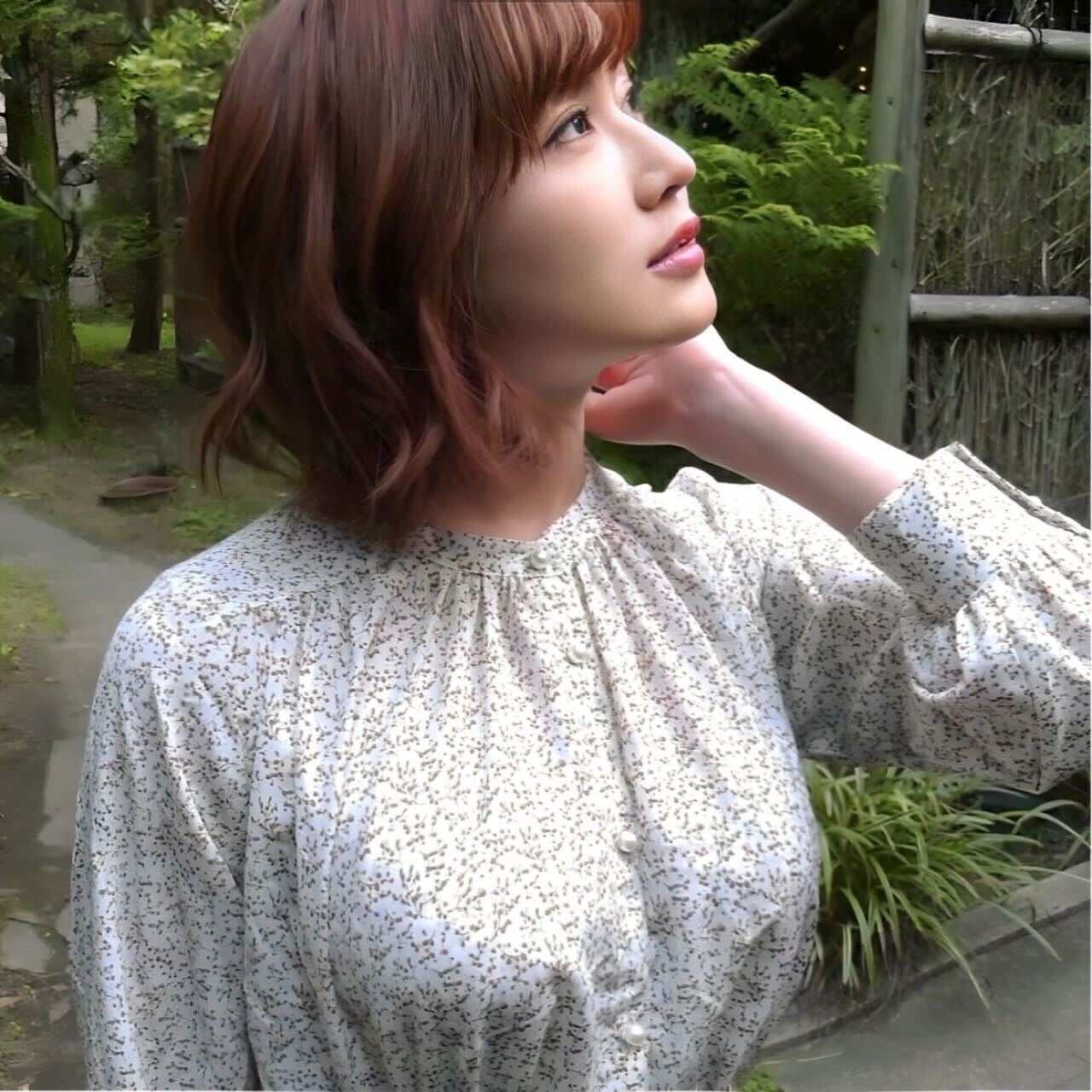 元お天気キャスター・美人アナと一泊二日の温泉旅行。芸能人レベルの美貌と柔らかな胸元に魅せられ… 高画質3シーン構成【数量限定／特典映像付】 gallery photo 2