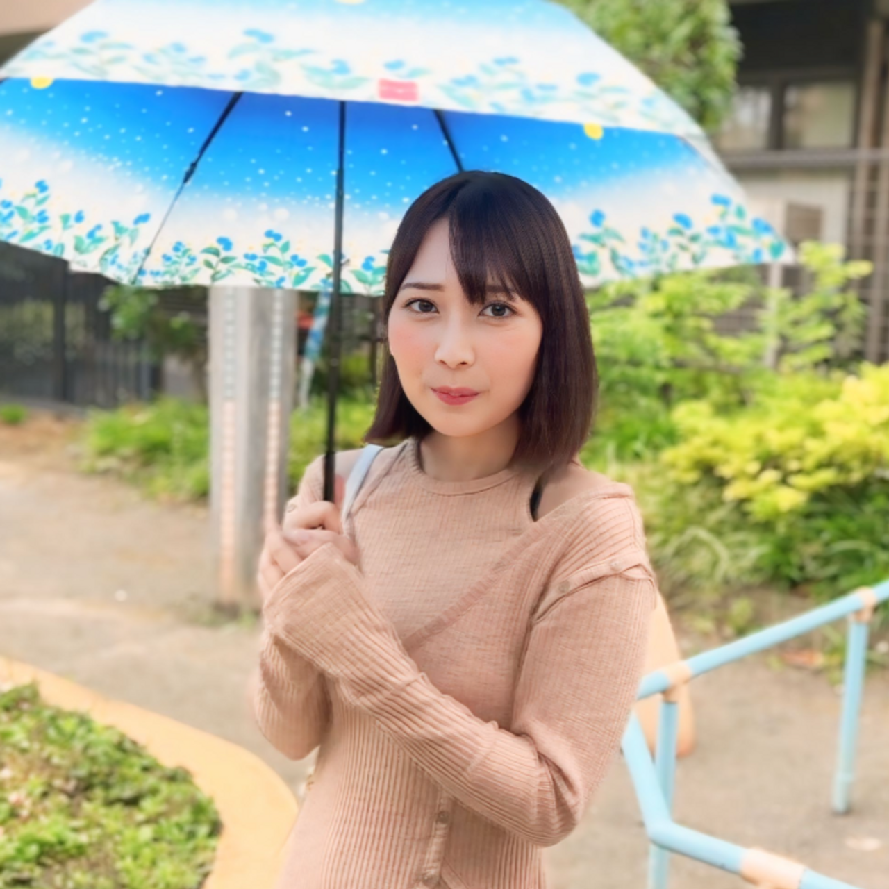 【元芸能事務所所属/個撮】モデルやレースクイーンとして活躍していた色白美女との秘蔵ハメ撮り映像。今回特別独占大公開。初出し※数量限定 gallery photo 2