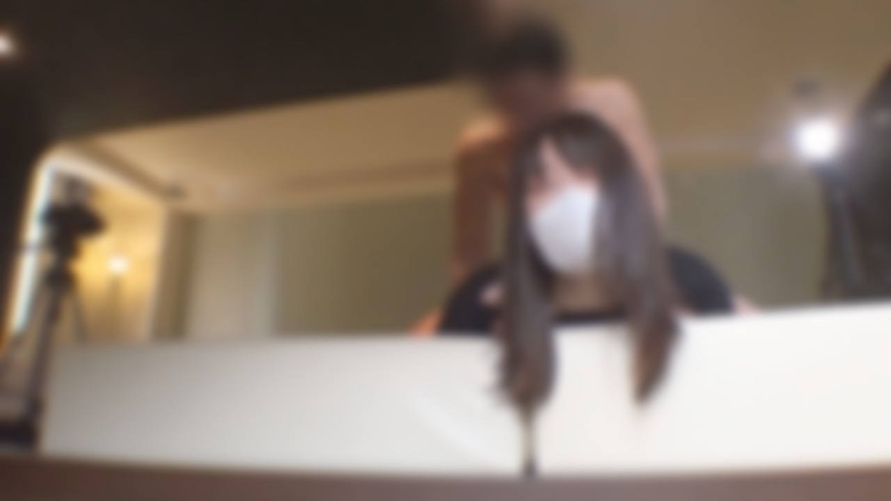 ♡6/15日迄半額【【無・完全素人・生中出し】美人OL24歳ファンが殺到！仕事帰りのおじさんの先走りチンポを舐めまわす、最高の超絶美人！ホテルでいっぱい責められて、のけぞり絶頂ざんまい！生（なま）中出 gallery photo 3