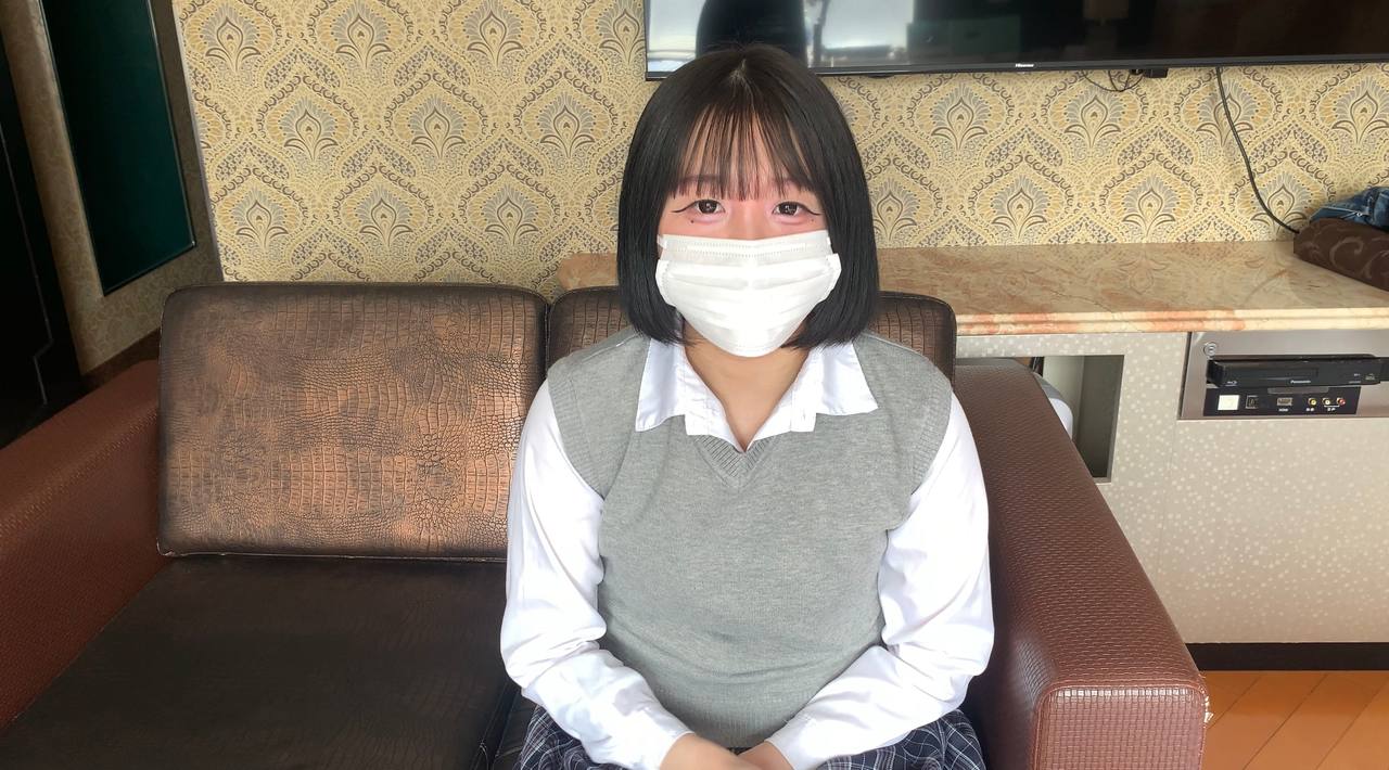 【無修正】　制服黒髪清楚なのにエロすぎる！　甘え上手な***に唾液飲ましてもらう代わりに、綺麗なピンクまんこに精液を膣に流し込む！　 gallery photo 3