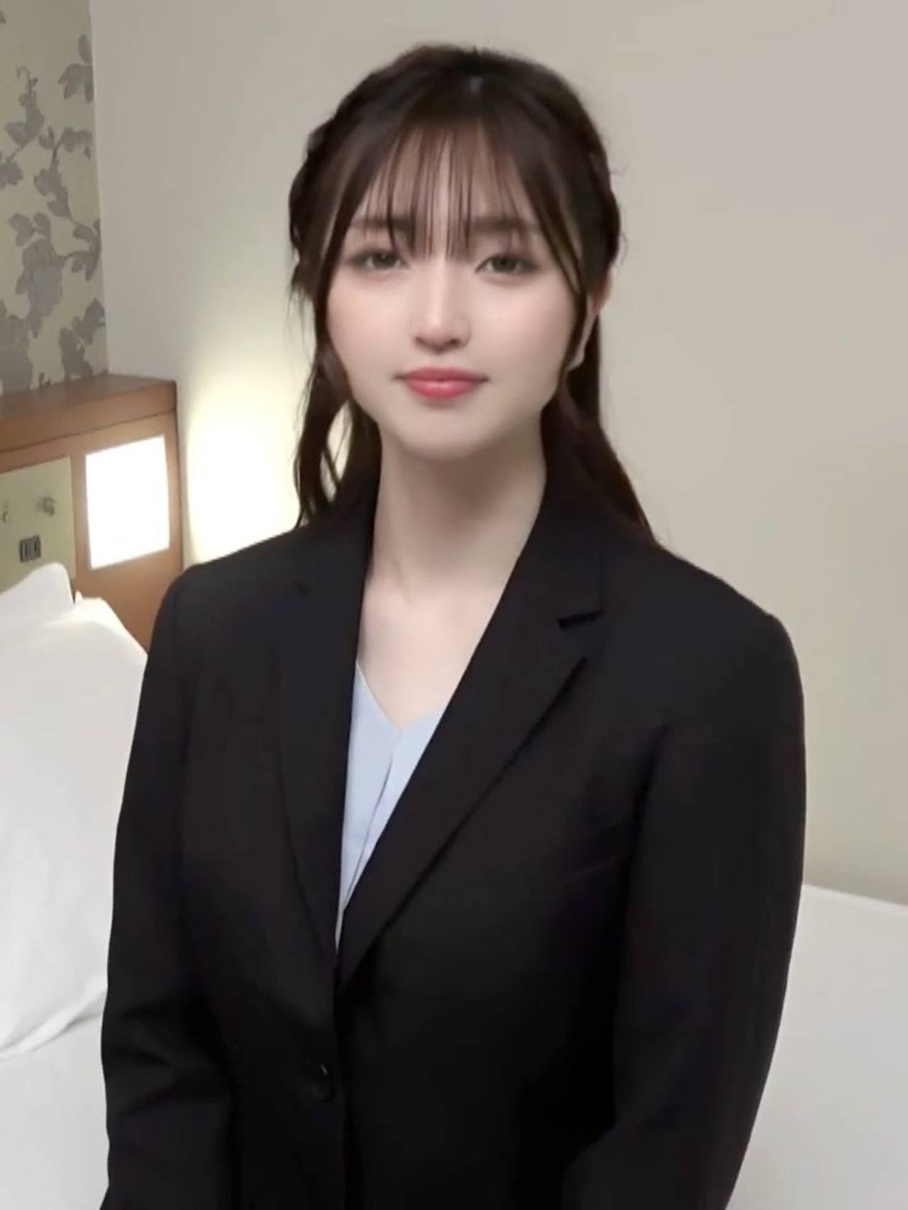 【全国ツアー済み】”元アイドル美人教員”禁断の素顔公開出演。2連続中出し希少映像。【本編顔モザ無し】 gallery photo 1