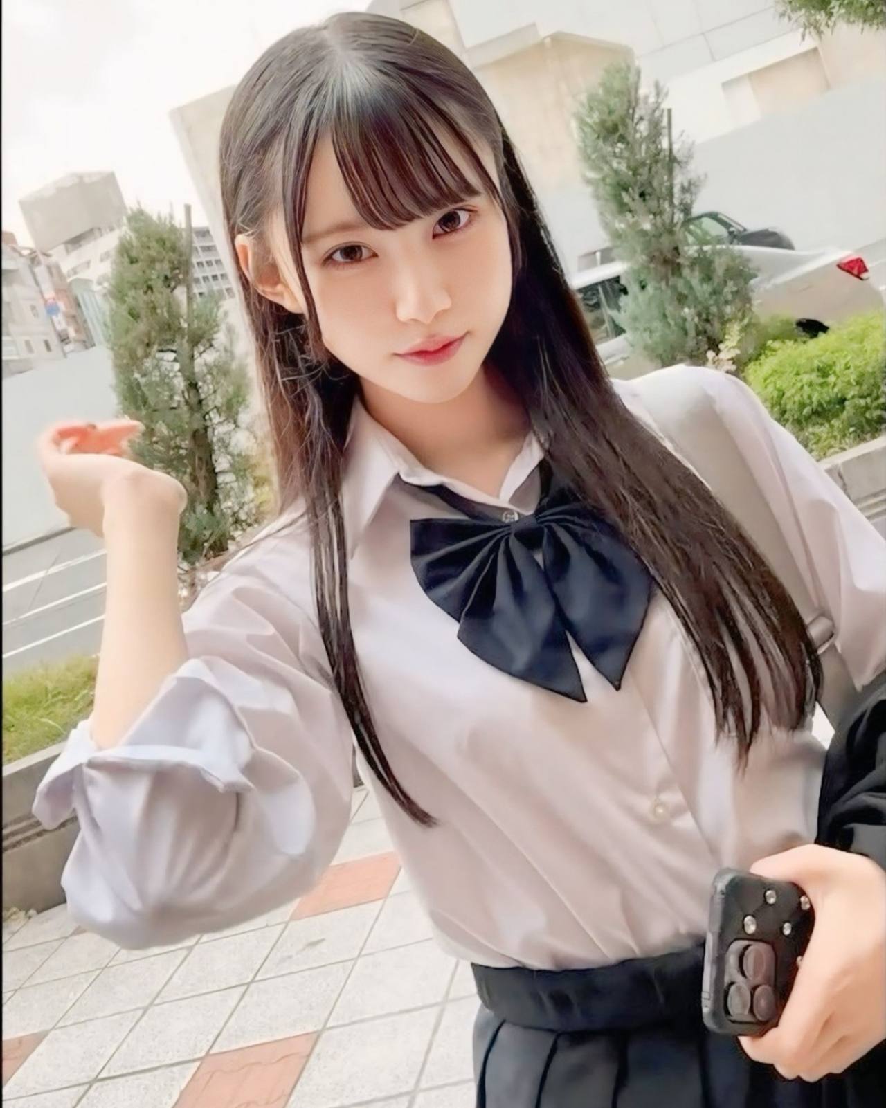 【恋バラ出演歴あり】上半期終わりに本物の衝撃。ネット番組出演歴有りの18才の中出しデビュー作公開 gallery photo 1