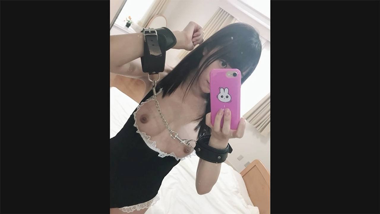 スレンダー巨乳 セックスにトラウマを抱える美人カフェ店員 かおり（２４）おっかなびっくり巨大ちんぽを喉奥でジュボジュボ 二人がかりの愛撫で大潮吹き ぐちょまん激ピストン gallery photo 1