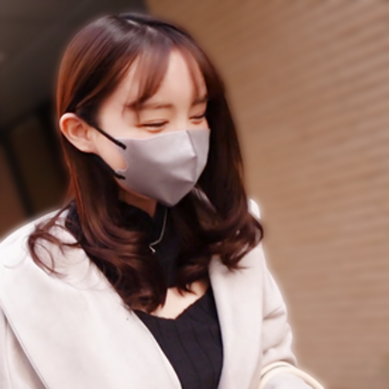 “あの”大御所芸能人の箱入り令嬢　成人を機に初撮影。親譲りのHカップボディに初生挿入初生中出し. ※特典あり先着原版データ gallery photo 1